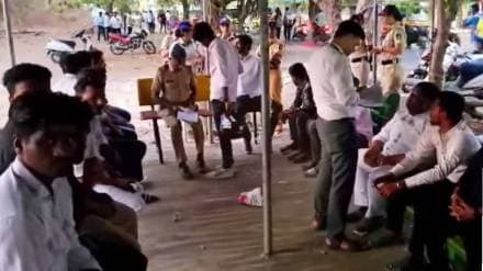 criminal sujit Patil and 26 supporters were detained by Khadakpada police on Thursday