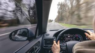 how to stop a car easily and safely