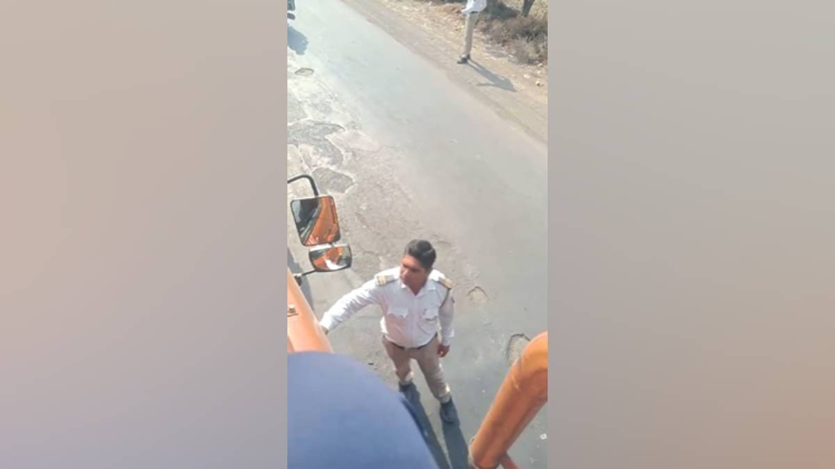 Traffic police, money , driver, Pachora taluka ,