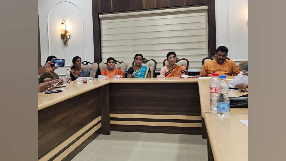 Womens filed cheating charges against bjp corporator ashish Pipre threatening self immolation if unaddressed