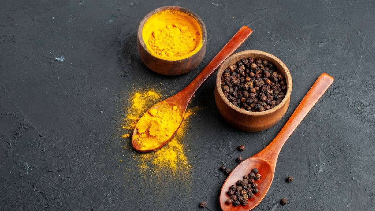 Turmeric And Black Pepper: How Effective Is This Combination For Nutrient Absorption Turmeric And Black Pepper benefit