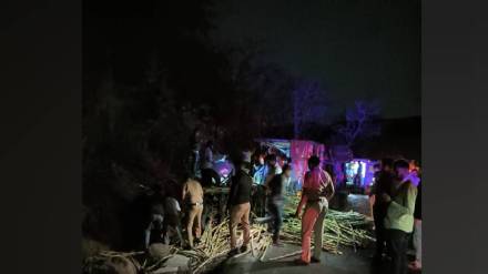 six sugarcane workers died when their truck overturned and fell into a gorge on Pishore Kannad road