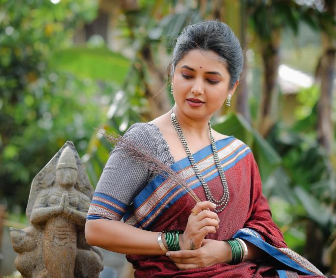 marathi actress prajakta mali Dream Hero