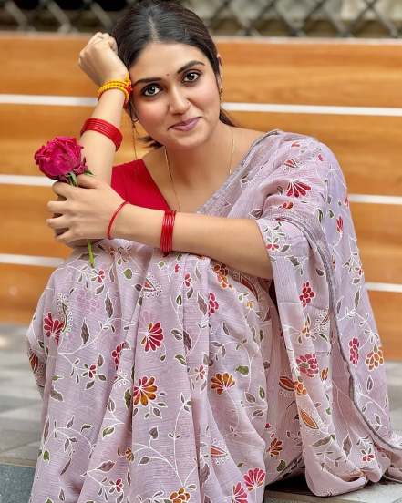 Rinku Rajguru Brown Banarasi Saree Look