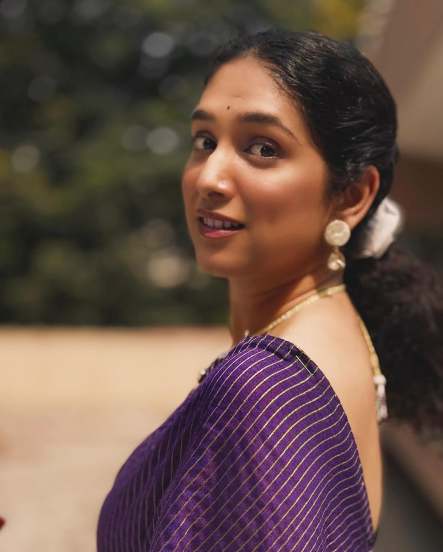 priyadarshini indalkar in purple saree