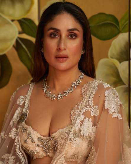 Kareena Kapoor Khan Stunning look for Lakme Fashion Week