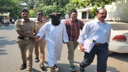 दुबईतून येताच पोलिसांनी त्याला ताब्यात घेतले…. अनेकांची आर्थिक फसवणूक करणाऱ्या रियाझ बंदरकरला अटक
