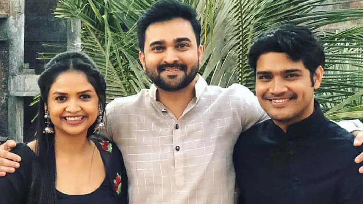 aai kuthe kay karte serial fame abhishek deshmukh talked about the age gap between with his wife
