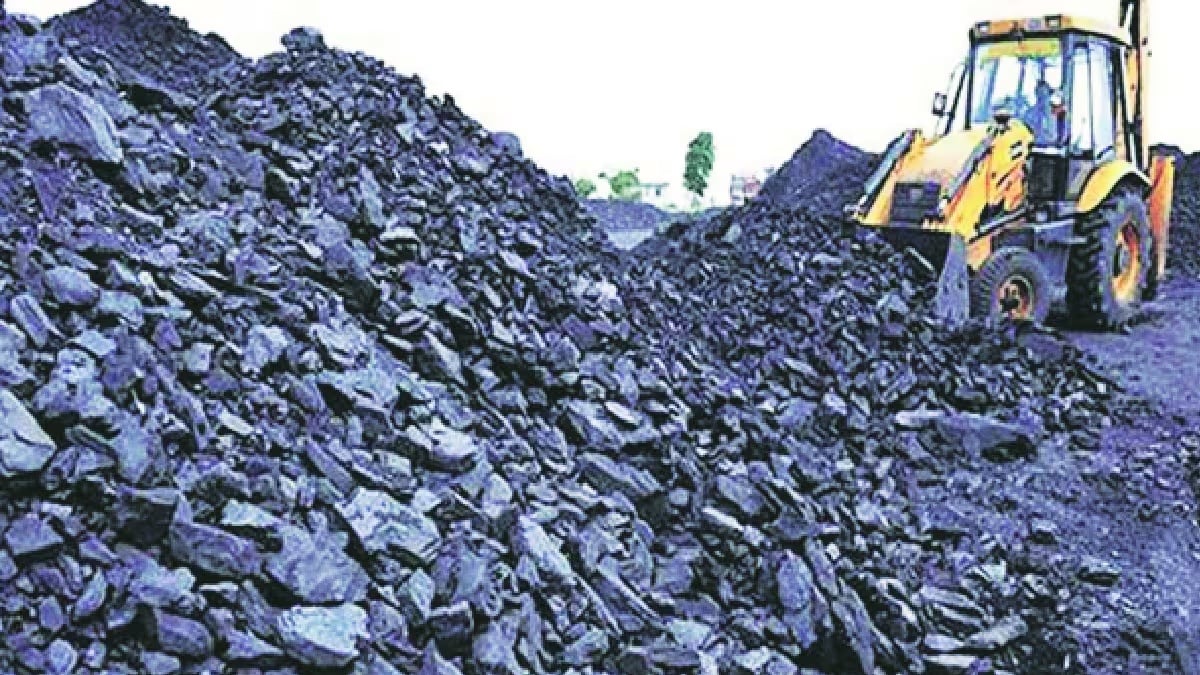 coal mafia is active in chandrapur district illegal businesses and crime have increased
