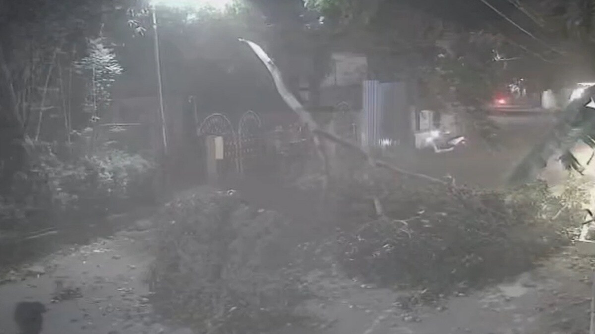 vasai biker narrowly escaped