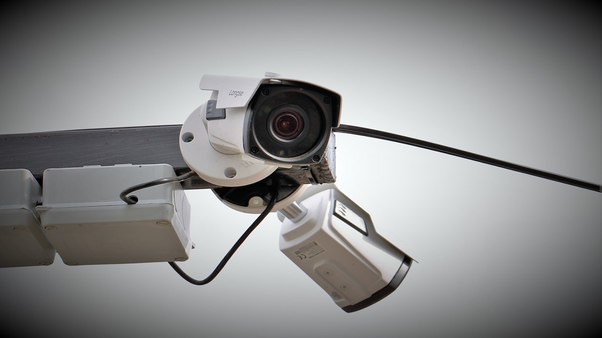 state government will install more than six thousand CCTVs in cities of thane to badlapur and bhiwandi excluding Kalyan dombivli