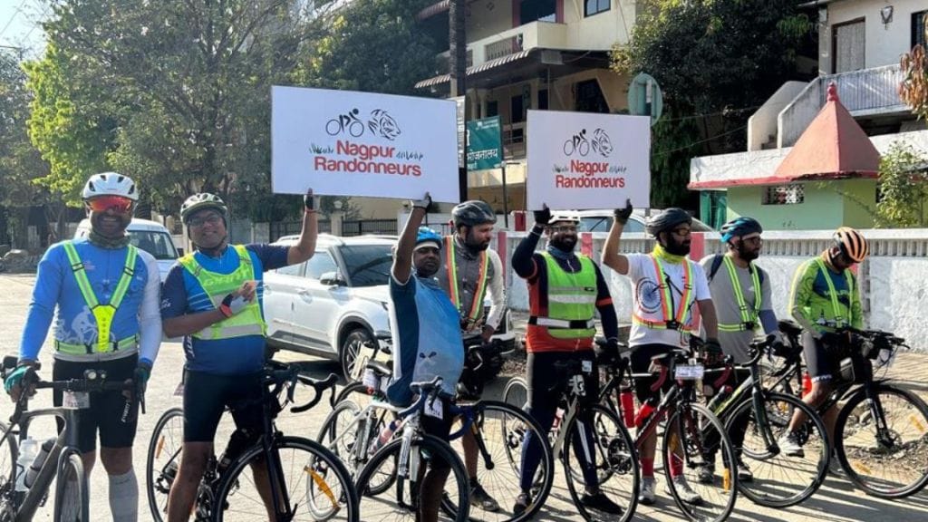 Cyclists complete 300-kilometer brevet in Nagpur
