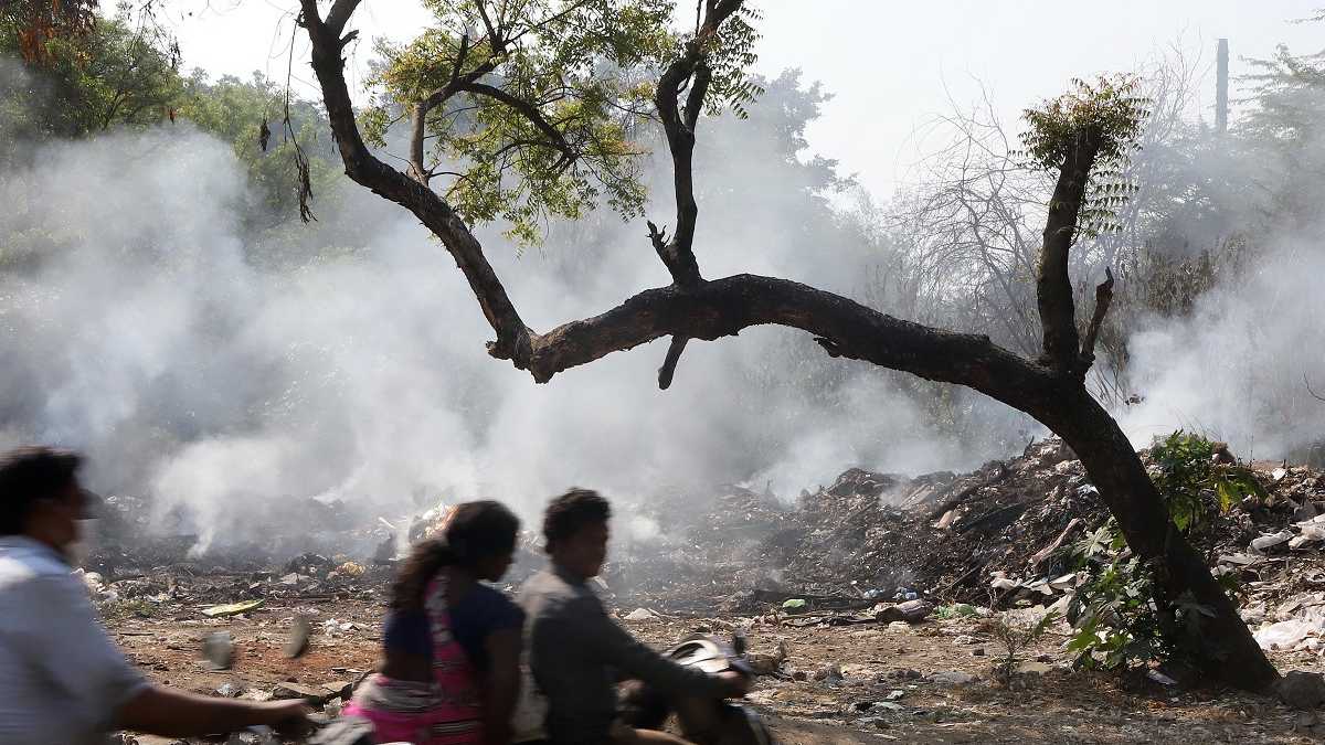 bmc open garbage burning fine news in marathi