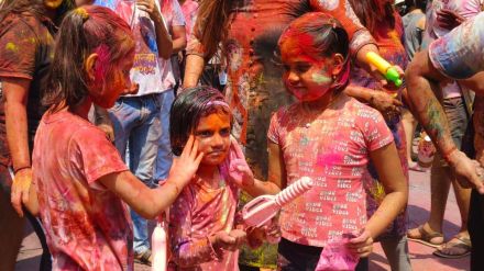 excitement of holi 2025 in Kalyan Dombivli