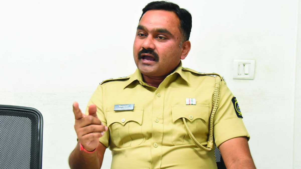 nagpur central jail superintendent vaibhav aage