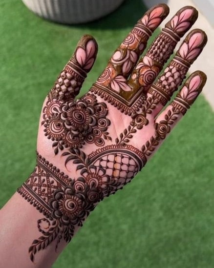 Mehndi Trends for Eid 2025
