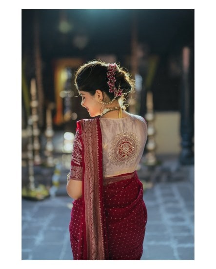 amruta deshmukh shared special photos in a red banarasi saree 