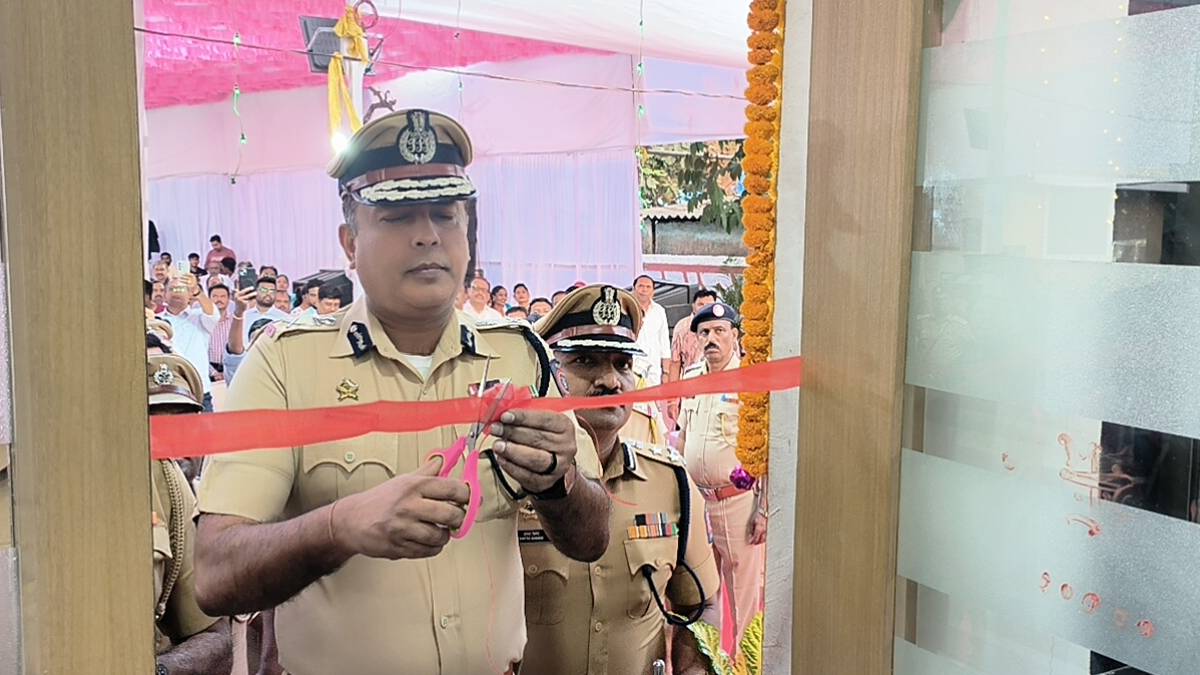 Commissioner Madhukar Pandey inaugurated the building of Mandovi Police Station in Virar