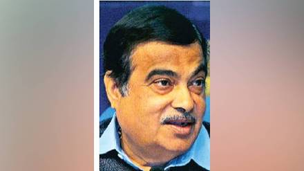 Union Road Transport Minister Nitin Gadkari was the chief guest for the Loksatta Tarun Tejankit program