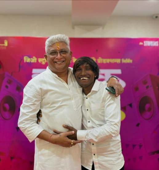 Aai kuthe kay karte fame Milind gawali and Deepali pansare apper in suraj chavan zapuk zupuk movie