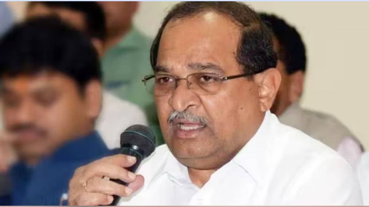 displeasure exists only in shrirampur from expelled members said minister radhakrishna vikhe patil in Shirdi