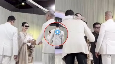 rekha hug abhishek bachchan watch video : rekha ignored akshay kumar at award function video viral : रेखा अभिषेक बच्चन व्हिडीओ : रेखाने अक्षय कुमारकडे केलं दुर्लक्ष