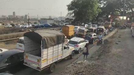 Traffic jam on Dehu Road due to singer Arijit Singhs concert Pune news
