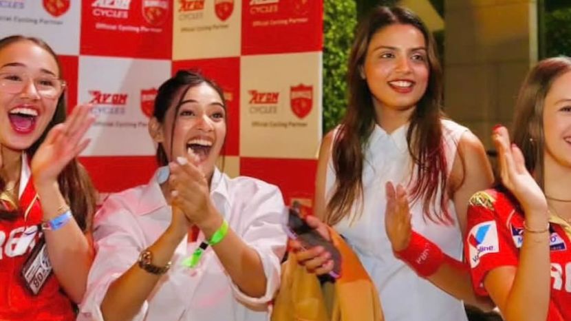 दरम्यान धनश्री वर्मापासून युझवेंद्र चहल वेगळा झाल्यापासून, तो आता महवशबरोबर रिलेशनशिपमध्ये असल्याच्या चर्चा सोशल मीडियावर सुरू झाल्या आहेत.