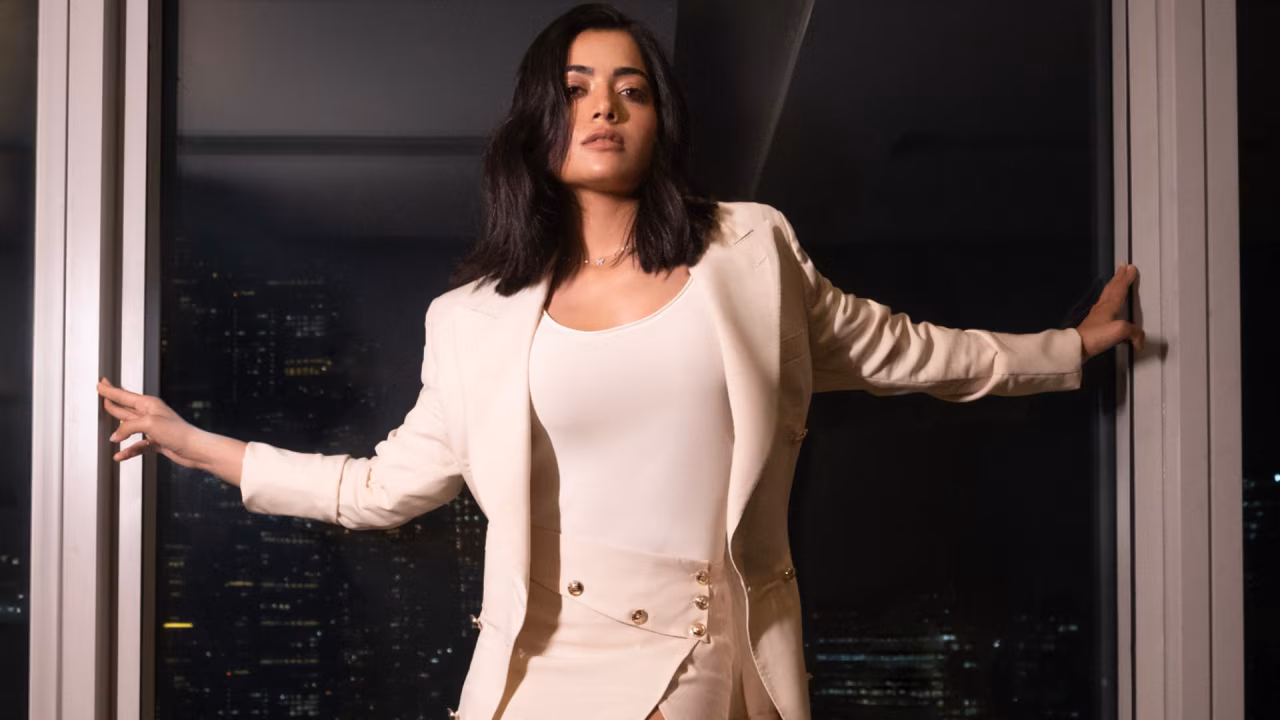 fees of south actress shining in Bollywood