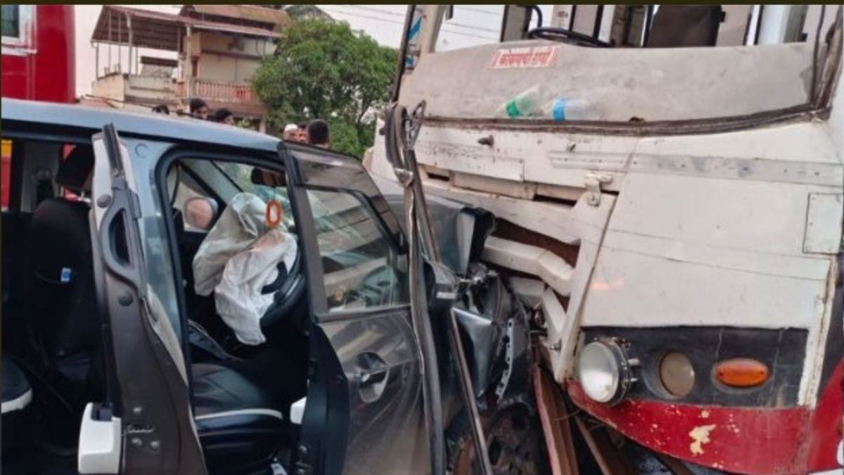 Tata Punch car and ST bus collide head-on in Ratnagiri