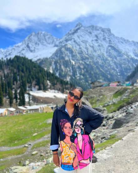 Aditi Dravid Shared Pahalgam Kashmir Photos