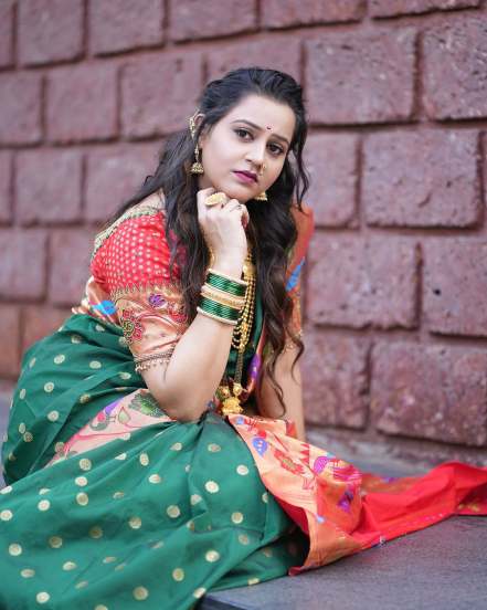 Amruta Bane Paithani Saree Premachi Goshta