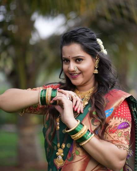 Amruta Bane Paithani Saree Premachi Goshta