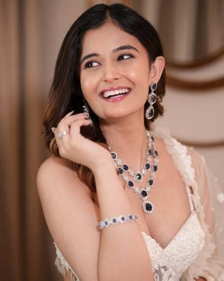 Anushka Pimputkar White Lehenga Bold Look