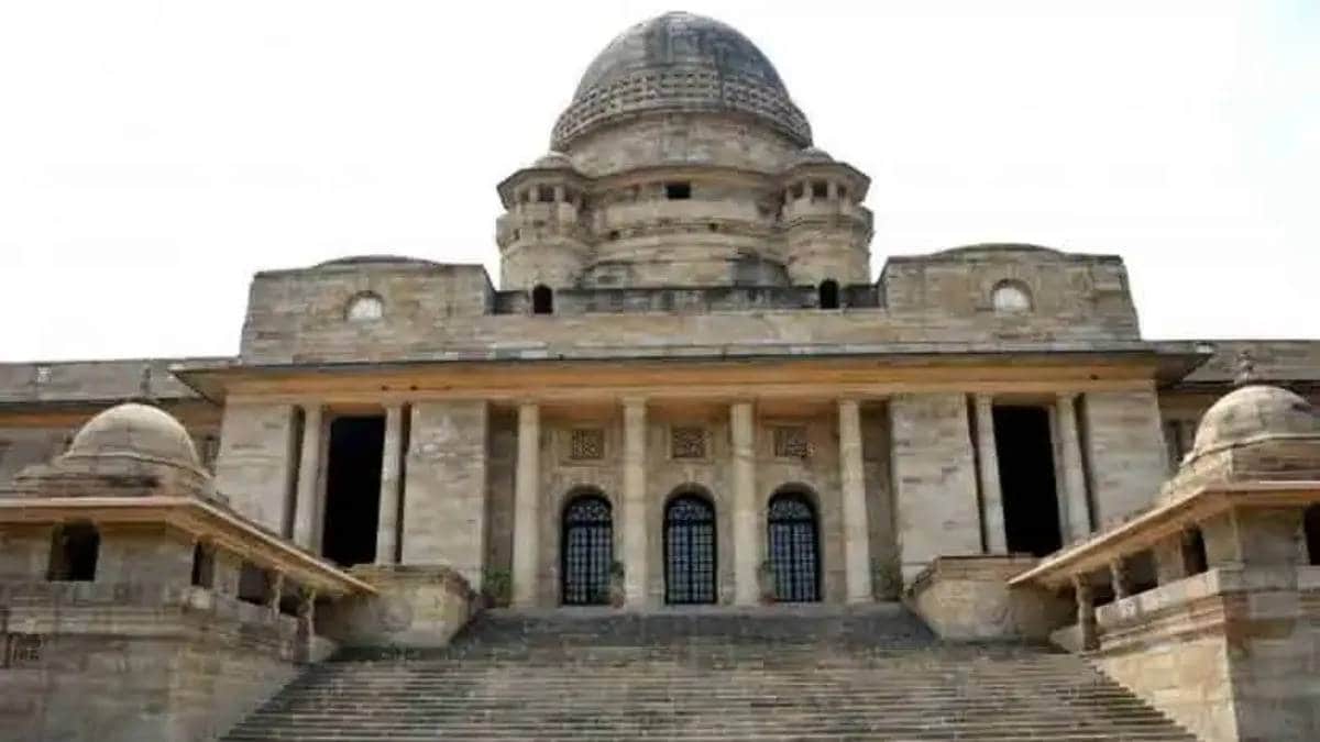 विकासाच्या नावावर दीड हजार वृक्ष तोडण्याचा प्रस्ताव, न्यायालयाने थांबविले….