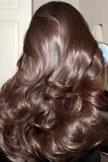Boost Hair Growth & Stop Hair Fall Naturally with These 10 Benefits of Curry Leaves