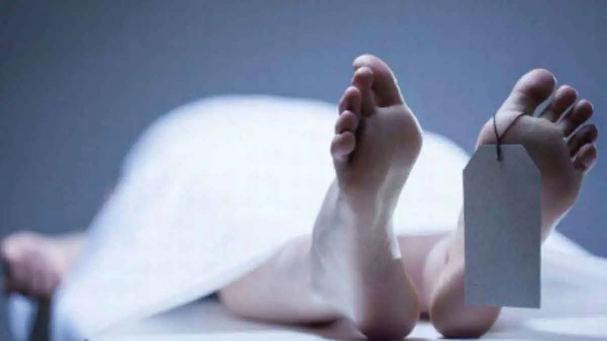 women commits suicide with two children in Devgad