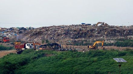 Opposition to giving Deonar landfill site for Dharavi project