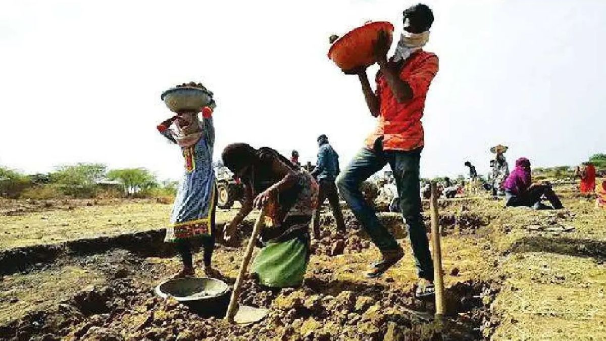 Crores of rupees owed to central government by workers of Employment Guarantee Scheme