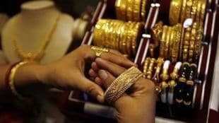 Gold prices in Jalgaon cross Rs 1 lakh