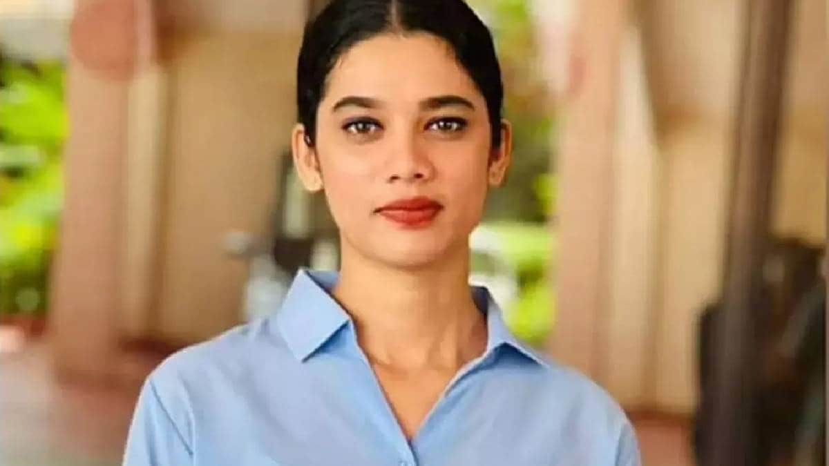 Kerala first tribal air hostess Gopika Govind tribal community