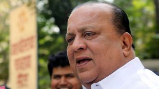 Minister Hasan Mushrif with devotees chanting Vitthal Rakhumai