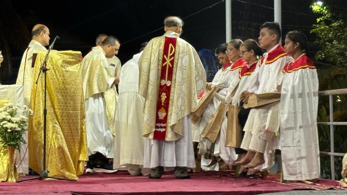 Holy Thursday of the Easter Holy Week is celebrated in Vasai Virar