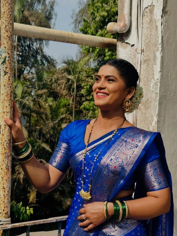 Kalyani Jadhav Blue Banarasi Saree