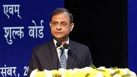 RBI Governor speaks on Trump tariffs impact