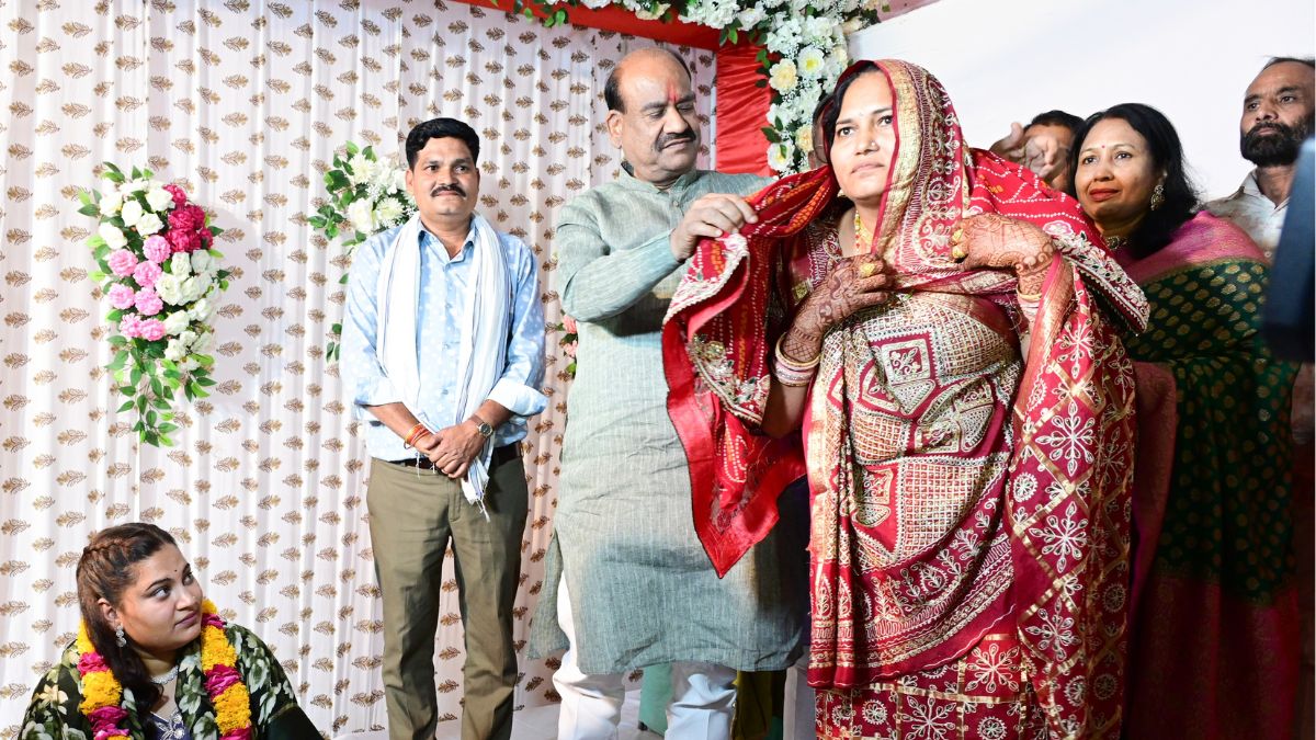 Om Birla attends wedding Of pulwama martyr daughter
