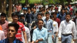 Applicants for Peon Jobs : बापरे! शिपाई पदांसाठी २४.७६ लाख उमेदवारांचे अर्ज; एमबीए, पीएचडी पदवी असणाऱ्यांचाही समावेश, नेमकी कुठे घडली घटना?