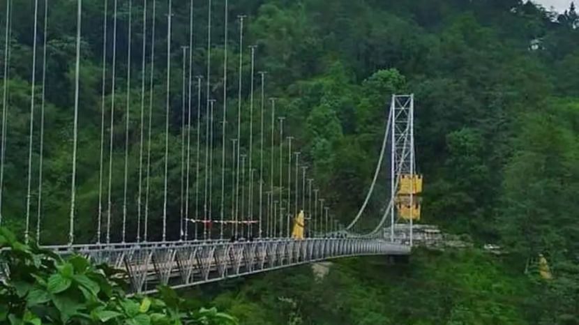 Summer Travel Tips : जर तुम्ही तुमच्या मुलांना उन्हाळ्याच्या सुट्ट्यांमध्ये फुल धमाल करता येईल अशी ठिकाणी घेऊन जाण्याचा विचर करत असाल तर तुमच्यासाठी सिक्कीम हा बेस्ट ऑप्शन ठरू शकतो. याची अनेक कारणे आहेत, पहिले म्हणजे, सिक्कीमला भेट देण्यासाठी उन्हाळा हा सर्वोत्तम ऋतू आहे आणि दुसरे म्हणजे, येथे तुम्ही निसर्ग सौंदर्यापासून ते साहसी खेळांपर्यंत अनेक गोष्टींचा मनमुराद आनंद घेऊ शकता. सर्व गोष्टींचा आनंद घेऊ शकतात. (छायाचित्र-एक्स)