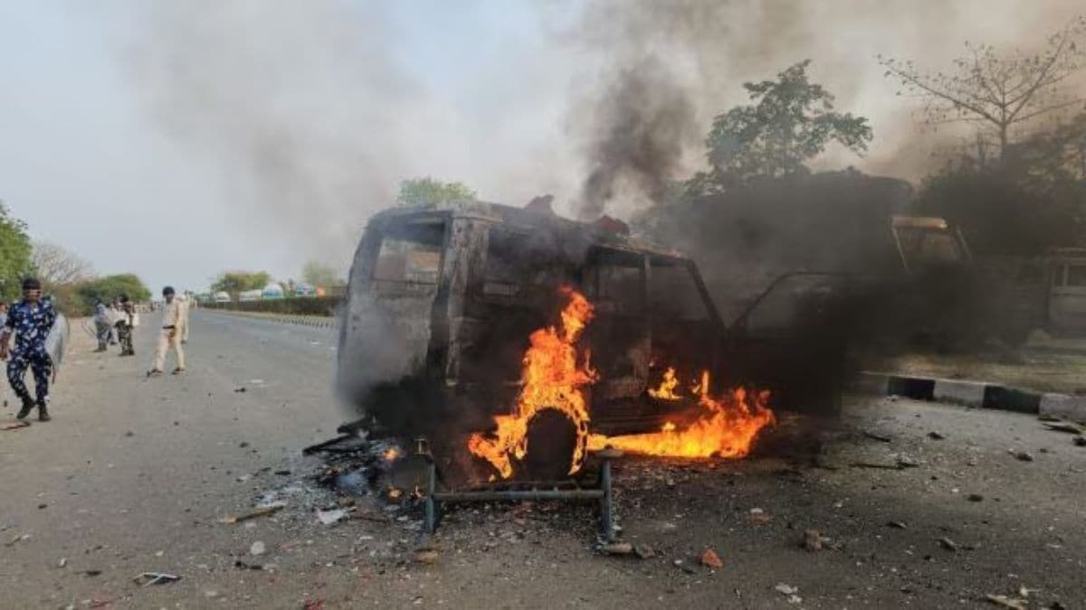  पश्चिम बंगालच्या मुर्शिदाबाद येथे पिता-पुत्राती निर्घृणपणे हत्या करण्यात आली होती. (फोटो- इंडियन एक्सप्रेस)