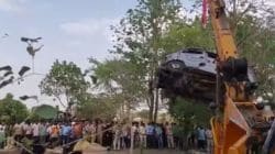 Madhya Pradesh Road Accident : मध्यप्रदेशात भीषण अपघात! दुचाकीला धडक दिल्यानंतर व्हॅन विहिरीत कोसळली; ११ जणांचा मृत्यू